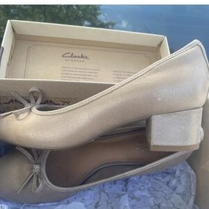 Clarks Artisan Womens Size 5.5 M Lucky Pump Metallic Leather Slip On Shoes